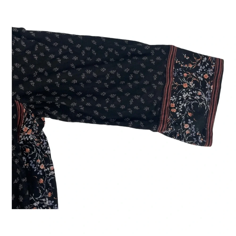 Lucky Brand Black Floral Design Knit‎ Top Size Large - Picture 5 of 9